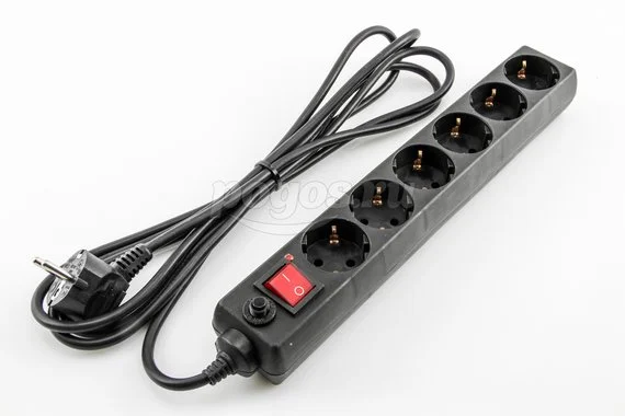 Фильтр сетевой с/з 6x3 черный TDM