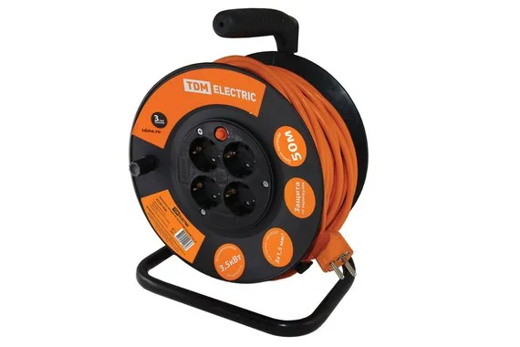 Удлинитель с/з 4x50м TDM на катушке 3x1.5
