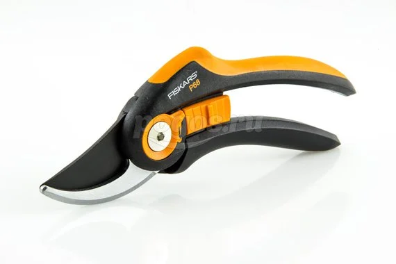Секатор плоскостной P68 d-24мм SmartFit FISKARS