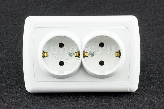Розетка 2ая с/з 16А 250В белый Онега TDM