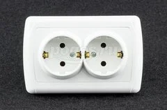 Розетка 2ая с/з 16А 250В белый Онега TDM