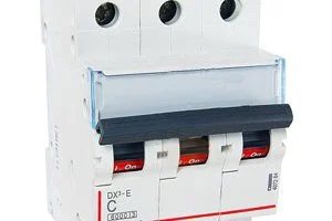 Выключатель автоматич.3п С40А 6kA DX3-E LEGRAND
