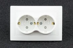 Розетка 2ая с/з 16А 230В с з/ш белый Таймыр TDM