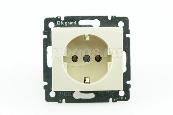 Розетка 1ая с/з 16А 250В слоновая кость Valena LEGRAND