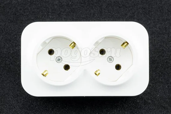 Розетка 2ая с/з 16А 230В белый Quteo LEGRAND