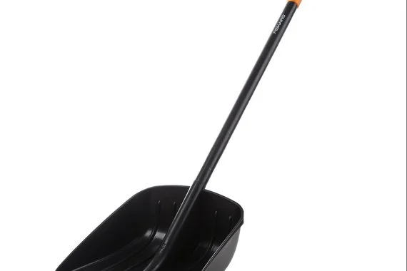 Лопата снеговая 355х1300мм, деревянный черенок  FISKARS