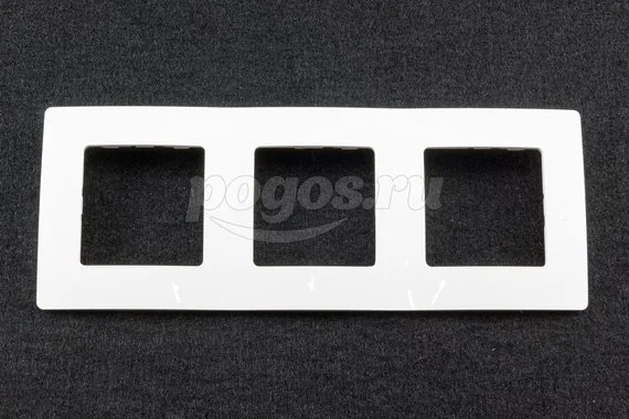 Рамка 3п белый Etika LEGRAND