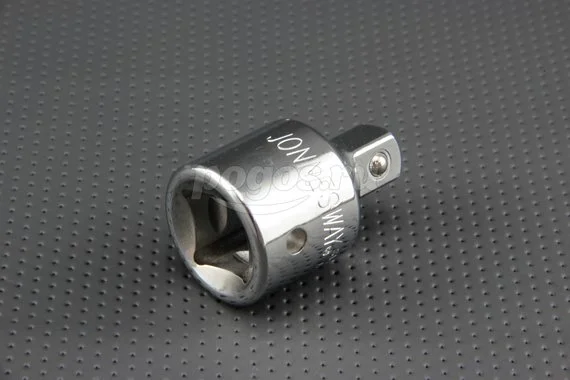 Переходник с F 3/4" DR на M 1/2" DR для торцевых головок Jonnesway