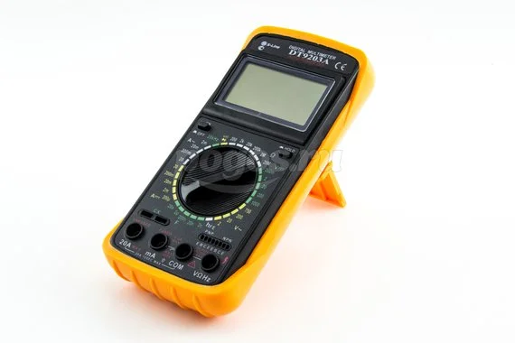 Мультиметр, поворотный дисплей, функция DataHold, защита от перегрузок DT-9203A S-LINE 