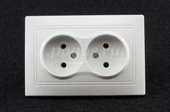 Розетка двойная 2П 10А 250В белая Таймыр TDM