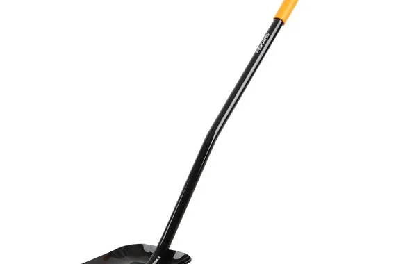 Совковая лопата с черенком,метал.Solid  FISKARS
