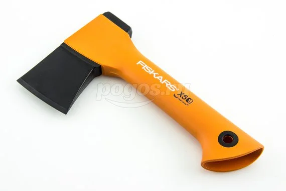 Топор FISKARS X5 228мм 0.5кг туристический в чехле