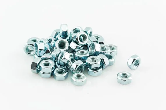 Гайка М6 шестигранная цинк DIN 934 (упаковка  50шт)