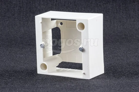 Коробка накладная 82х82х40мм для розеток на 20А Legrand