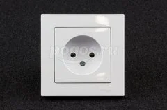Розетка 1ая б/зк 16А 250В с/у белый AtlasDesign  SCHNEIDER ELECTRIC