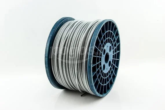 Трос  5/6мм оцинкованный в ПВХ оплетке раб. нагрузка 300кгс DIN 3055 (бухта 250м)