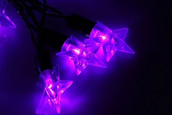 Гирлянда "Метраж" уличная с насадками "Звезда средняя" 5м, нить темная, 8 режимов, фиолетовая