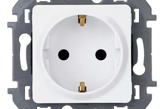 Розетка 1ая с/з 16А 250В белый Inspiria  IEK